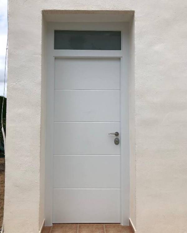 PUERTA ACORAZADA SANTOYO - 4RH PVC BLANCO